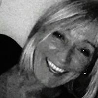Elizabeth Johansen Photo 25