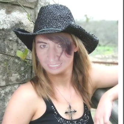 Claudia Sanchez Photo 19