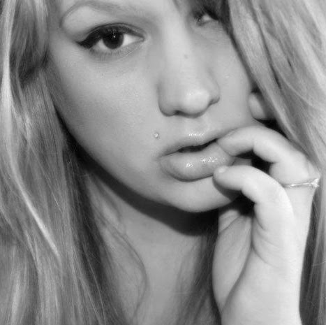 Alexandra Garvin Photo 4