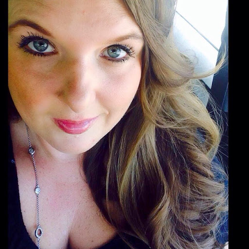 Michele Logan Photo 37