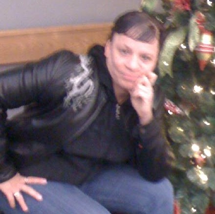 Elizabeth Evans Photo 15