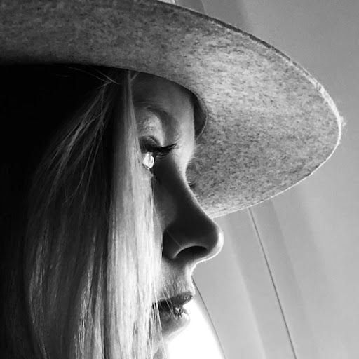 Amanda Olsen Photo 44