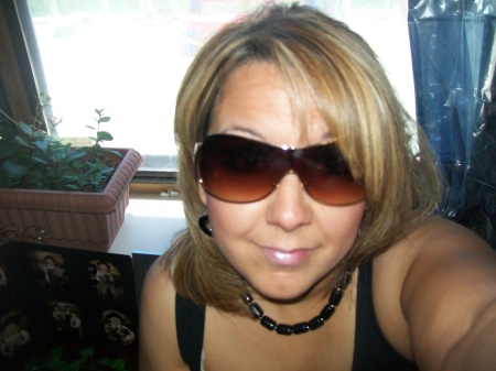 Julie Torres Photo 31