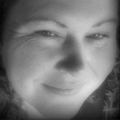 Lisa Grimes Photo 19