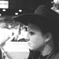 Liz Thomas Photo 7
