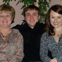 Kelly Schneider Photo 20