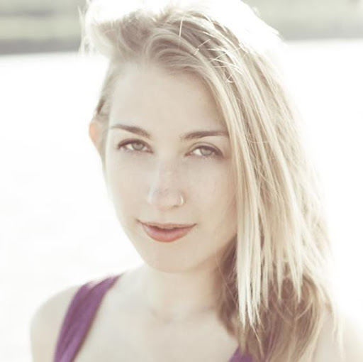 Heather Schellenberg Photo 19