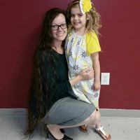 Elizabeth Skelton Photo 25