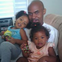 Luis Walker Photo 25