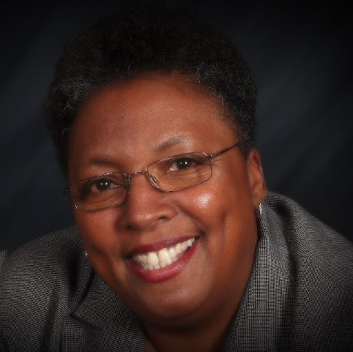 Saundra Hunter Photo 14