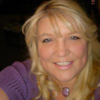 Kimberly Hutton Photo 4