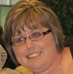 Elizabeth Carpenter Photo 7