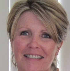 Caroline Charles Photo 19
