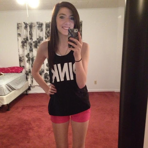 Sarah Langley Photo 14