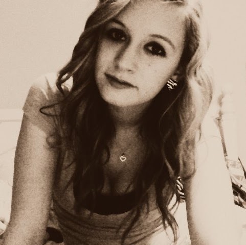 Amanda Dickey Photo 36