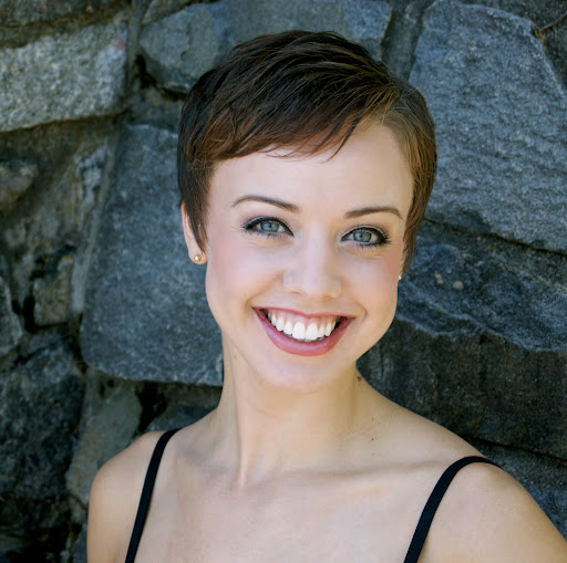 Stefanie Robbins Photo 3