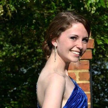 Laura Watkins Photo 35