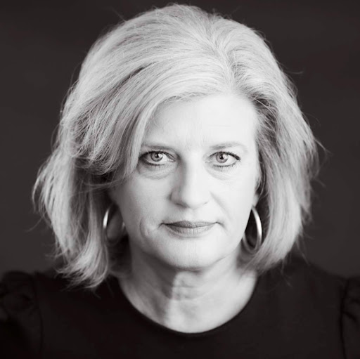 Renee Williamson Photo 23