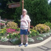 Evelyn Lewis Photo 28