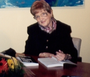 Joan Hall Photo 33
