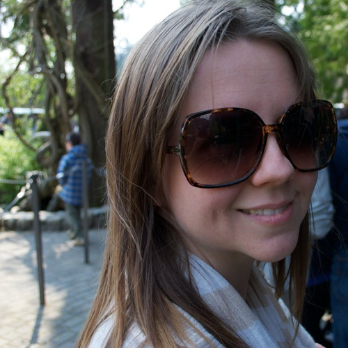Kathryn Thomas Photo 23