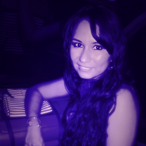 Kelly Castro Photo 27