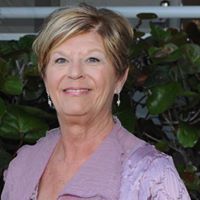 Susan Sutton Photo 28