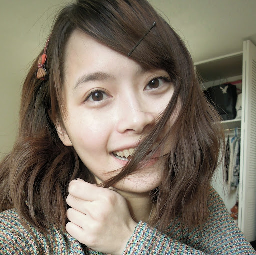 Rebecca Li Photo 37