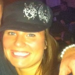 Stefanie Robbins Photo 7