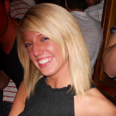 Julie Olsen Photo 17