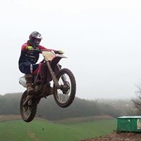 Ollie Douglas Photo 5