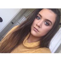 Sarah Galligan Photo 7