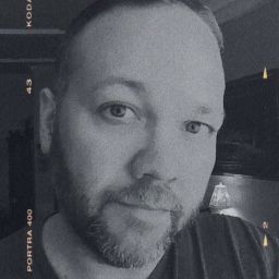 Christopher Graves Photo 37