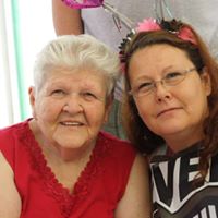 Linda Griggs Photo 35