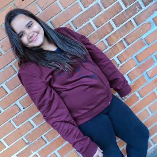 Ellen Oliver Photo 16