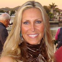 Janine Petersen Photo 17