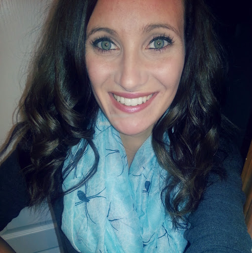 Hannah Delong Photo 25