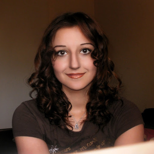 Julia Henrich Photo 3