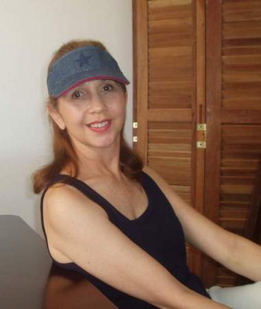 Heidi Jones Photo 33