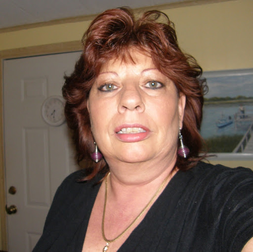 Laura Mcdermott Photo 23