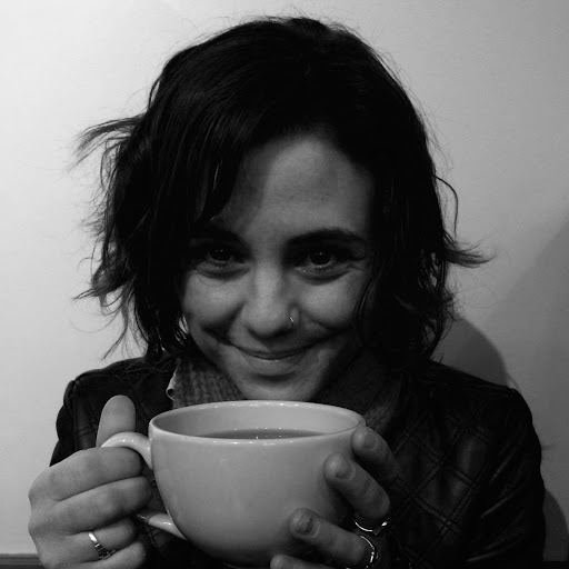 Julia Pratt Photo 33