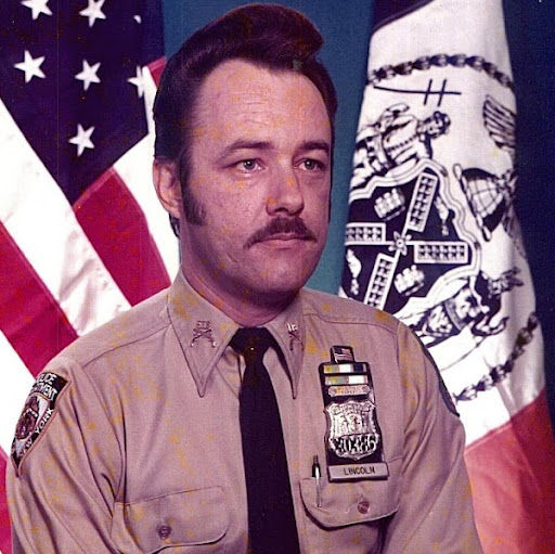 Lee Lincoln Photo 24