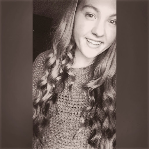 Emily Burnett Photo 7