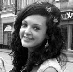Robyn Burns Photo 23