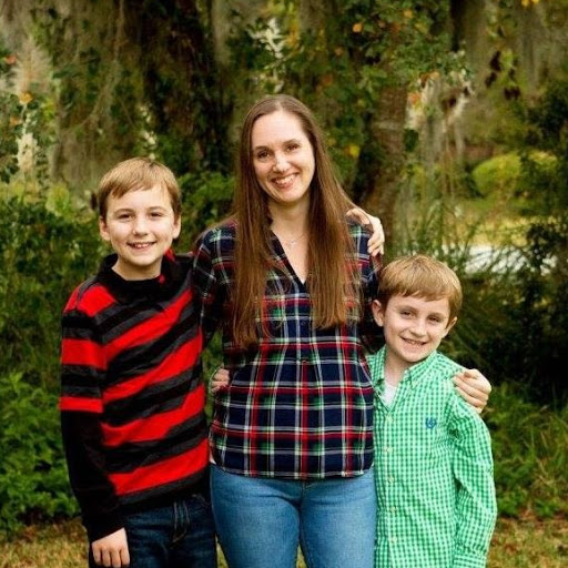 Danielle Tuttle Photo 25
