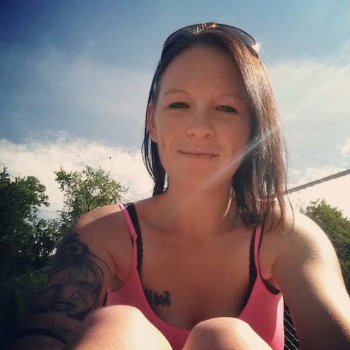 Nicole Perry Photo 40