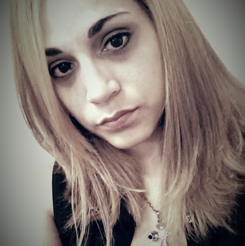 Elizabeth Martinez Photo 13