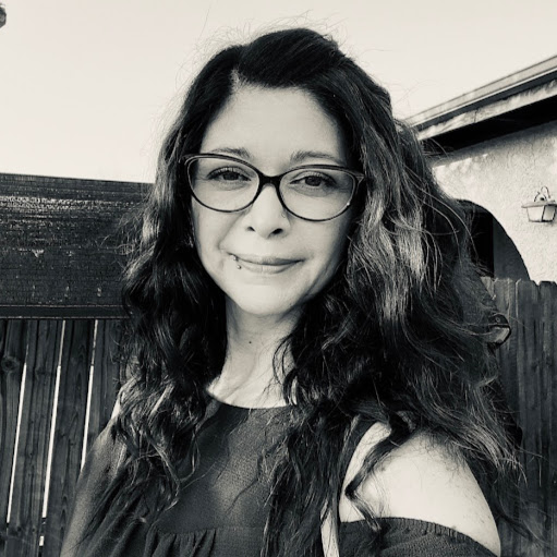 Debbie Cruz Photo 28