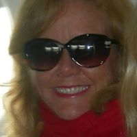 Julie Hummel Photo 32