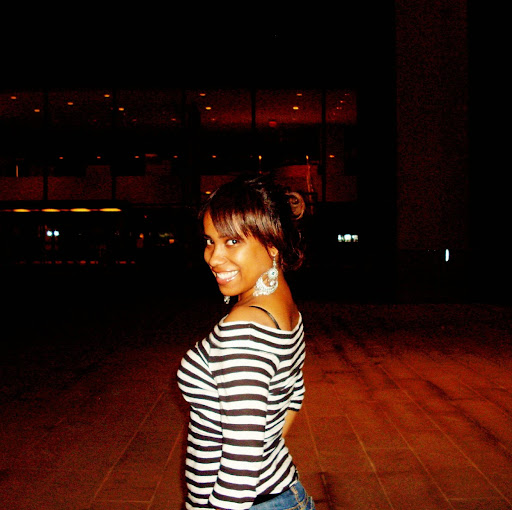 Denise Reyes Photo 8